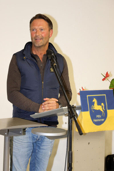 Axel Milkau übergab das "Zepter" als Präsident des PSV Hannover an Alexandra Duesmann. Foto: Pantel