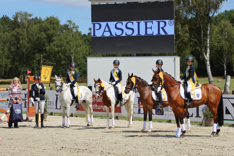 Sieger der Landes-Ponystandarte ist der KRV Verden/ Celle. Foto: Pantel