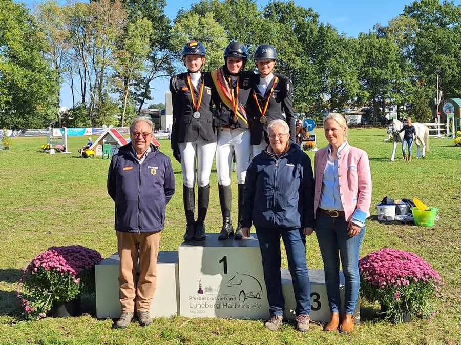 DM Pony Vielseitigkeit: Bronze für Anna von Helldorff