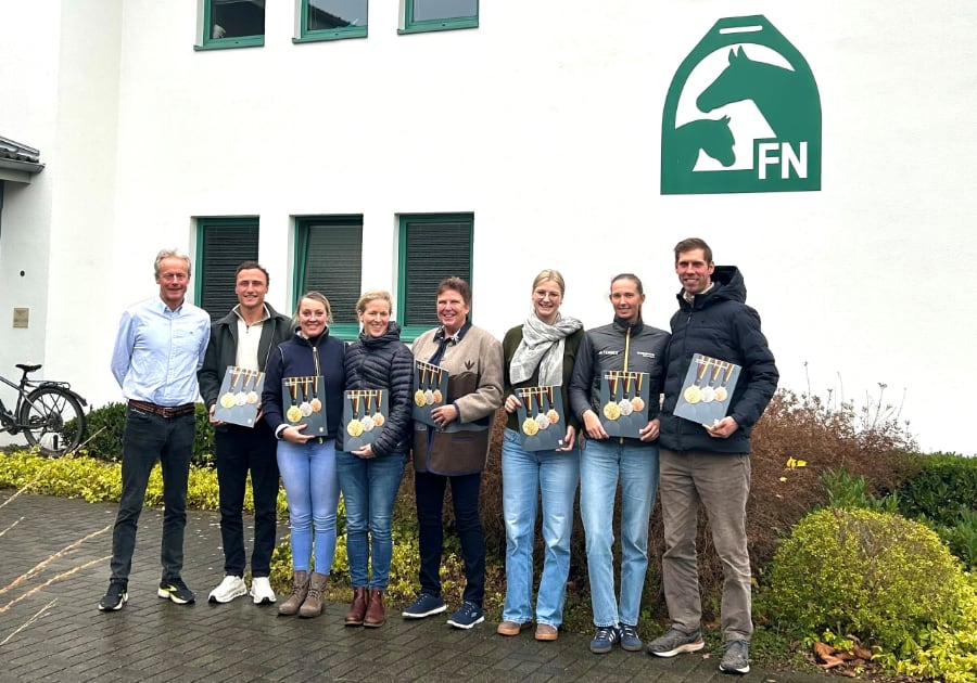 FN Ehrenzeichen Gold Vielseitigkeit Foto FN-Archiv