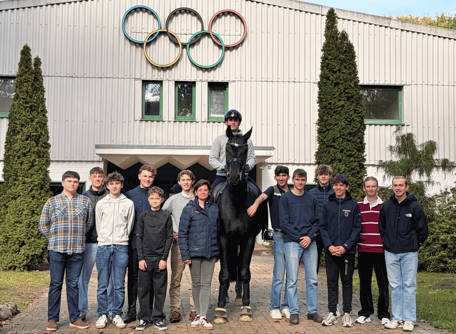 Lehrgang_Jungs_ins_Viereck_2026 Foto Stiftung Deutscher Pferdesport