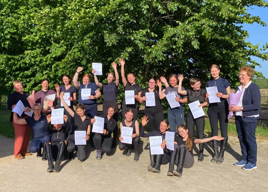 15 Trainerassistentinnen bestanden Prüfung in Buchholz