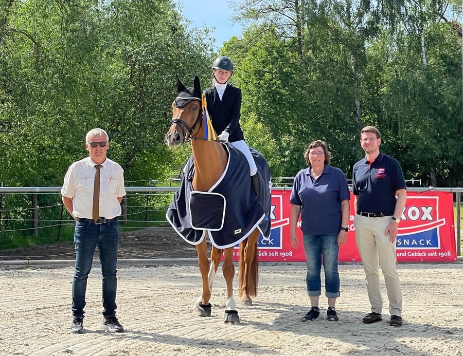 Carlotta Landefeld siegt in der dritten Qualifikation des XOX Group Dressur Cups