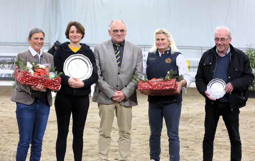 v.l. Annette Slonka, Katharina Tünemann, Jürgen Kolodinski, Martina Doose, Heiner Lübke. Foto Schwöbel